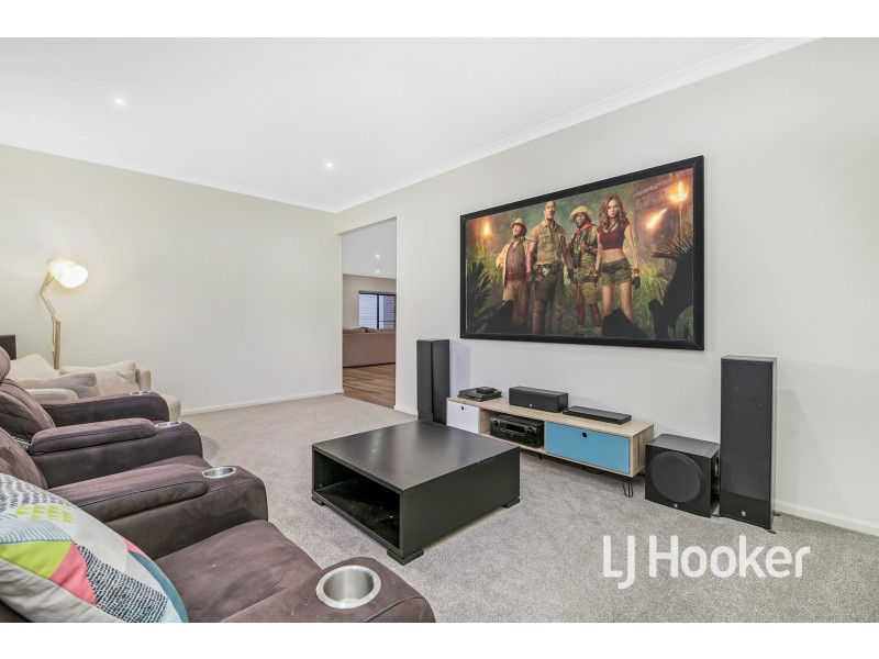16 Royanne Close, Bunyip VIC 3815