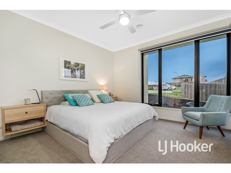 16 Royanne Close, Bunyip VIC 3815