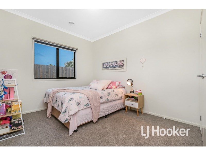 16 Royanne Close, Bunyip VIC 3815