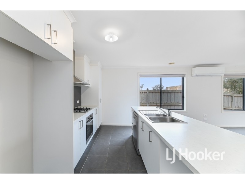 5 Bayview Road, Officer VIC 3809