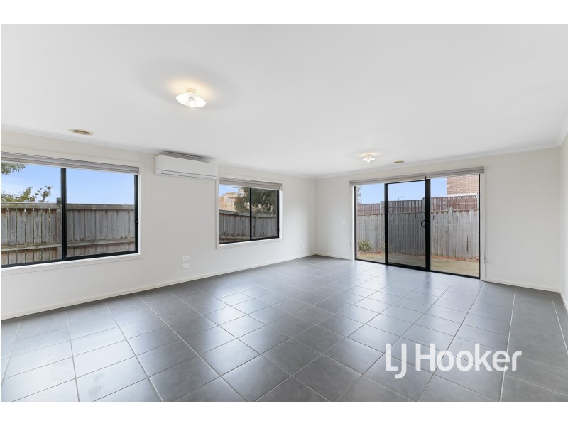 5 Bayview Road, Officer VIC 3809