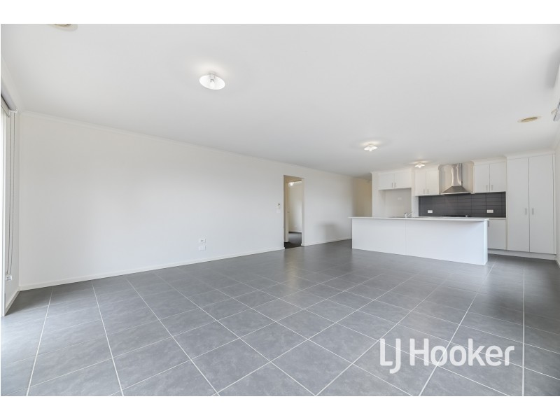 5 Bayview Road, Officer VIC 3809