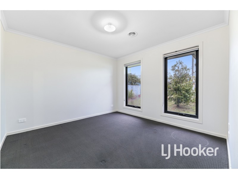 5 Bayview Road, Officer VIC 3809