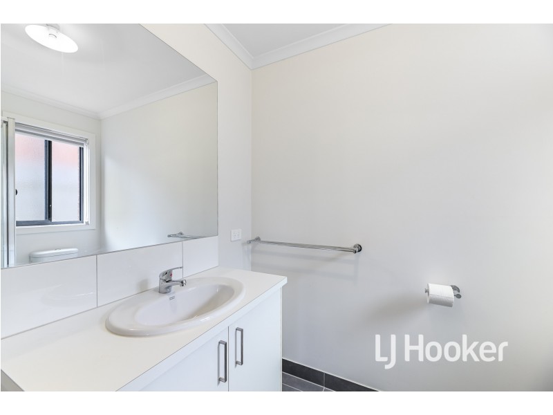 5 Bayview Road, Officer VIC 3809