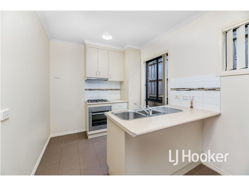 9/103 Army Road, Pakenham VIC 3810