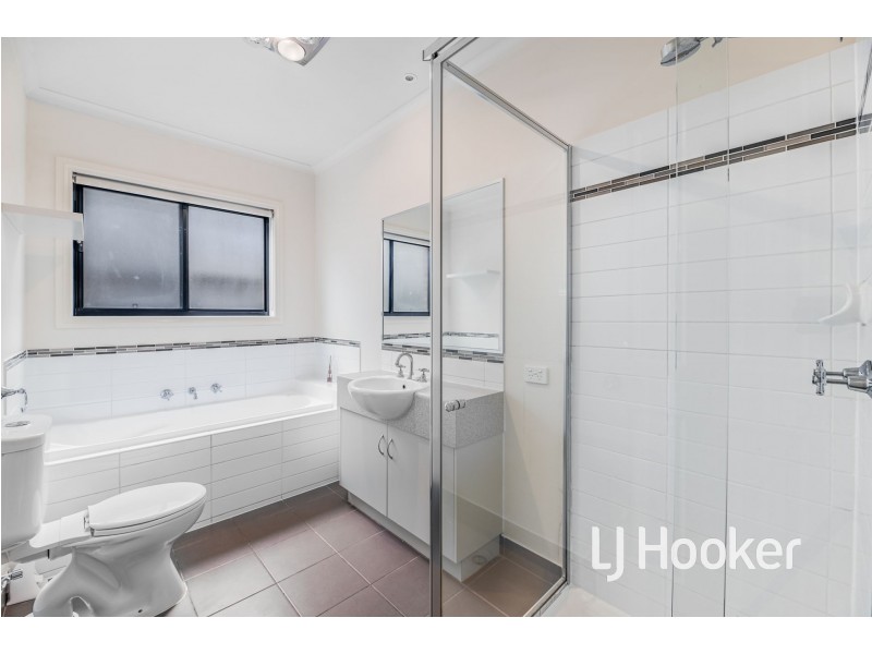 9/103 Army Road, Pakenham VIC 3810