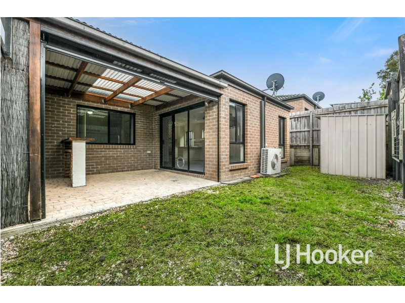 9/103 Army Road, Pakenham VIC 3810
