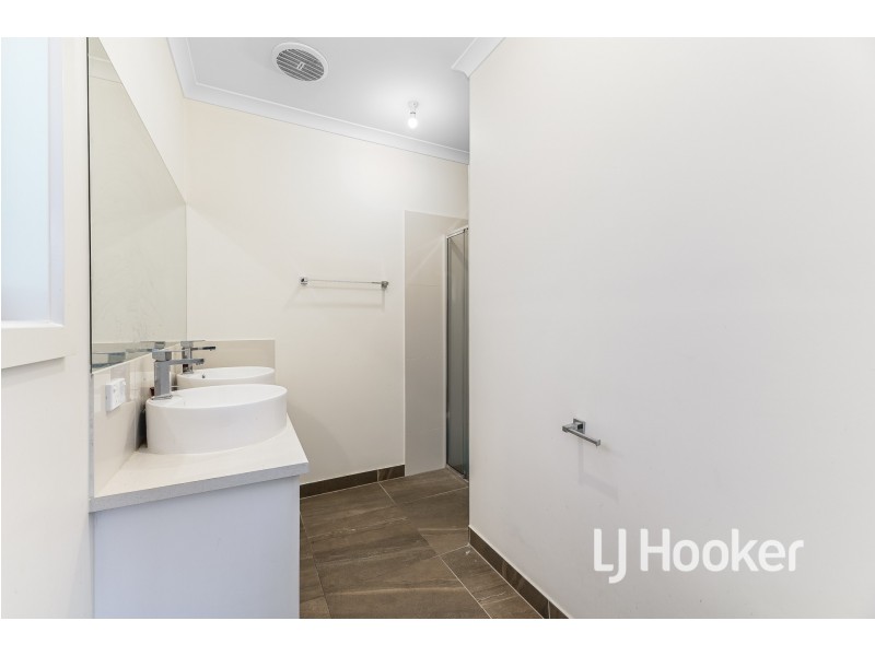 12 Hampstead Street, Pakenham VIC 3810