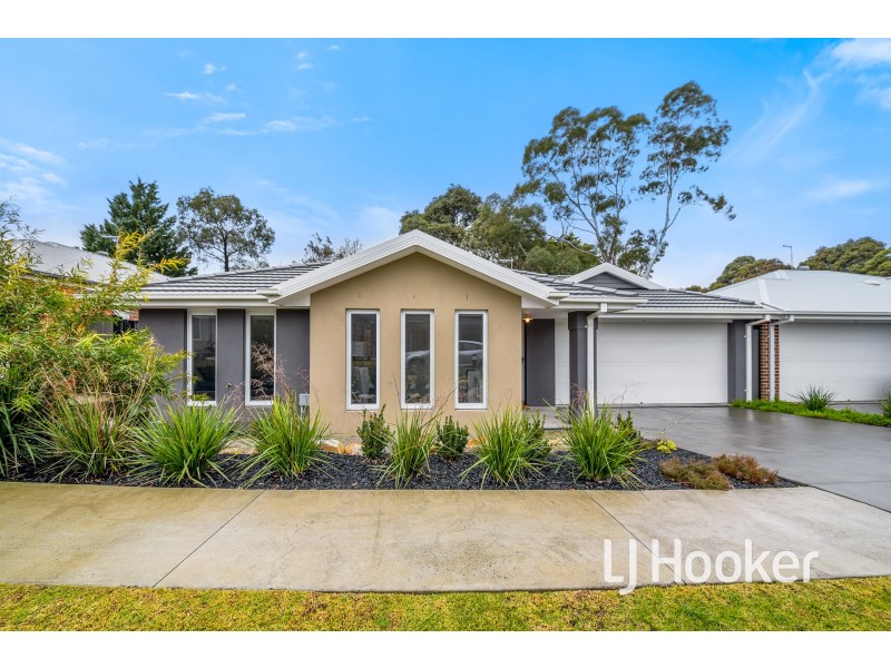 13 Addison Close, Officer VIC 3809