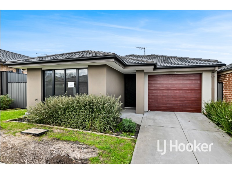 6 Macleod Circuit, Pakenham VIC 3810