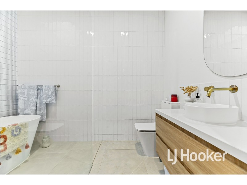 15 Home Road, Nar Nar Goon VIC 3812