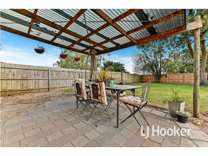 15 Home Road, Nar Nar Goon VIC 3812