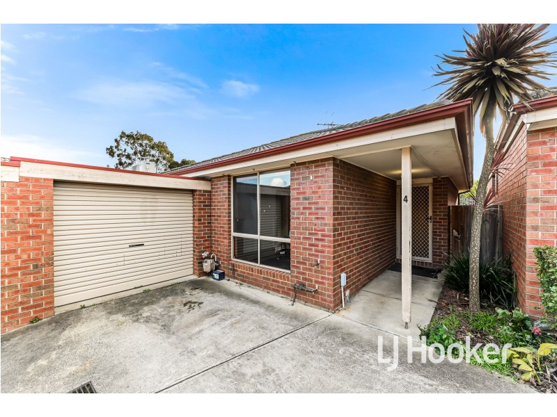 4/63 Pommel Street, Pakenham VIC 3810