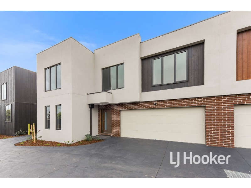 3/18 Bayview Road, Officer VIC 3809