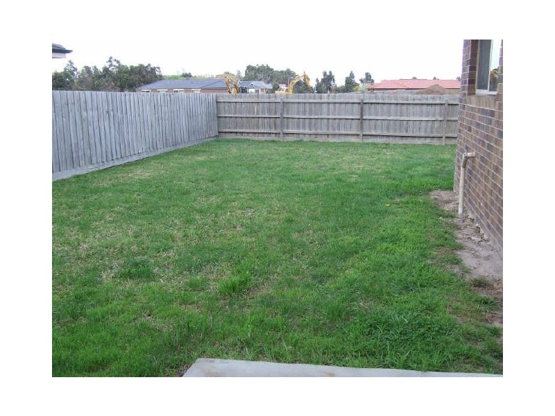 10 Rossi Close, Pakenham VIC 3810