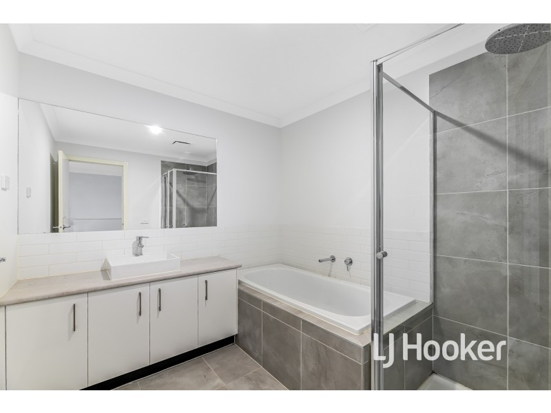 14 Kanuri Way, Pakenham VIC 3810