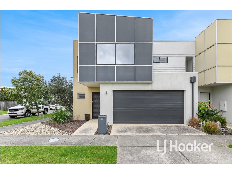 23 Hammond Crescent, Officer VIC 3809