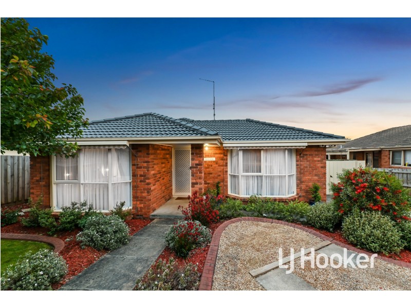 8 Damien Court, Pakenham VIC 3810
