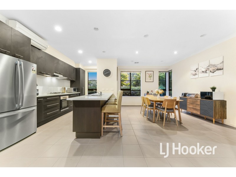 2 Harlesden Circuit, Pakenham VIC 3810