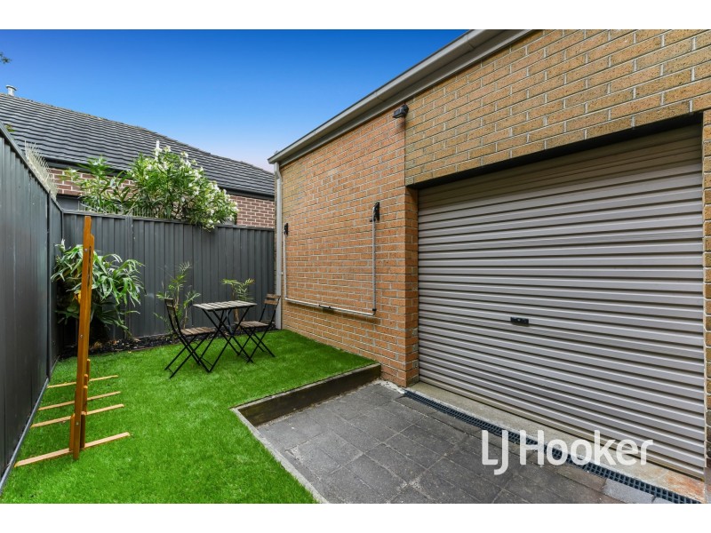2 Harlesden Circuit, Pakenham VIC 3810