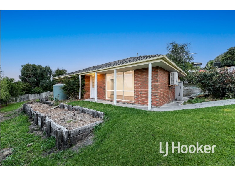 1 Earle Close, Pakenham VIC 3810