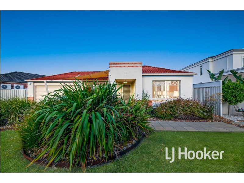 15 Creekwood Avenue, Pakenham VIC 3810