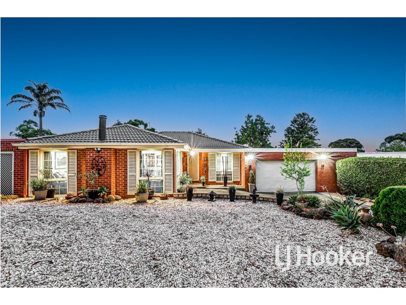 6 Robin Court, Pakenham VIC 3810