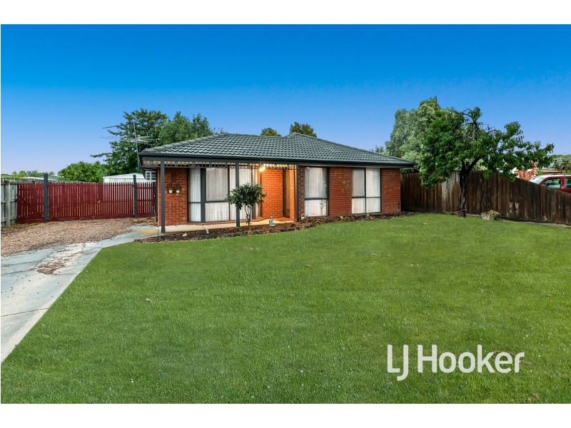 35 Barrington Drive, Pakenham VIC 3810