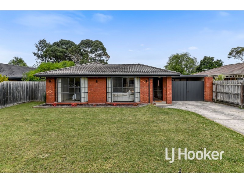 8 Amelia Close, Beaconsfield VIC 3807