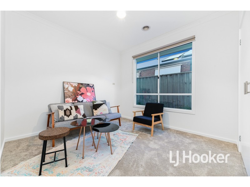 27 Landy Circuit, Pakenham VIC 3810