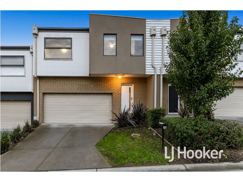 13/23 Atlantic Drive, Pakenham VIC 3810