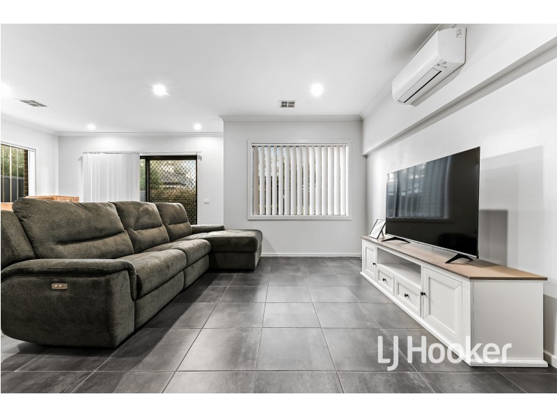 13/23 Atlantic Drive, Pakenham VIC 3810