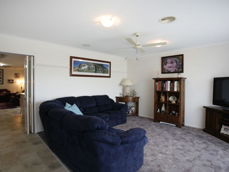 8 Benor Court, Pakenham VIC 3810