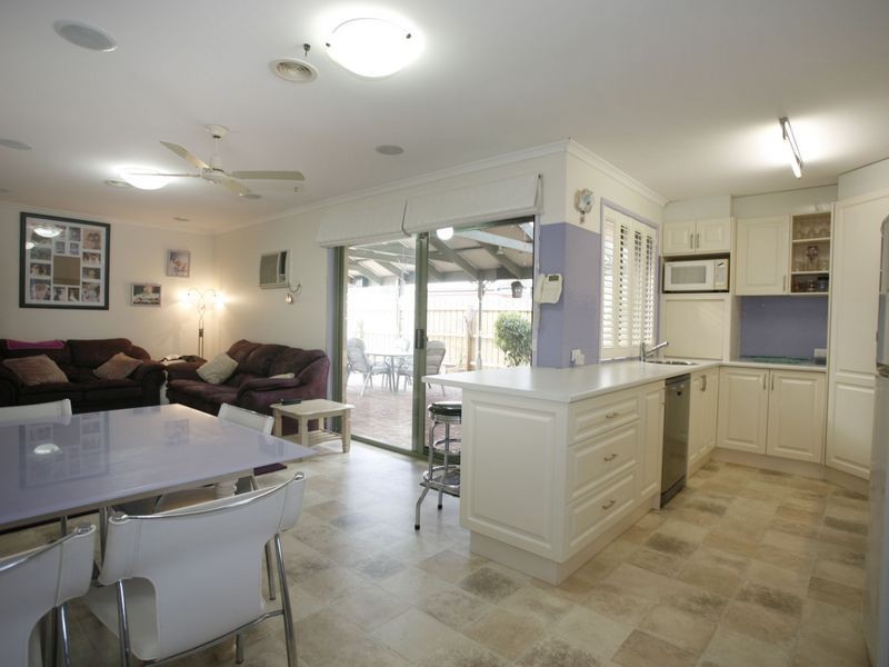 8 Benor Court, Pakenham VIC 3810