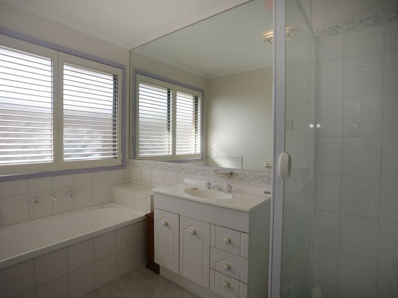 8 Benor Court, Pakenham VIC 3810