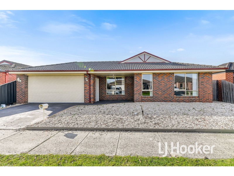 15 Licodia Drive, Pakenham VIC 3810