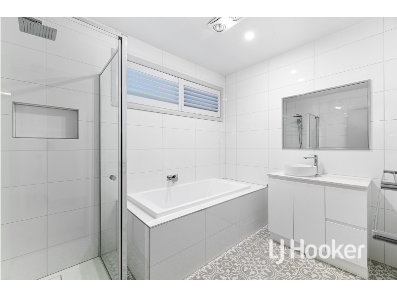 2/15 Beswick Street, Garfield VIC 3814