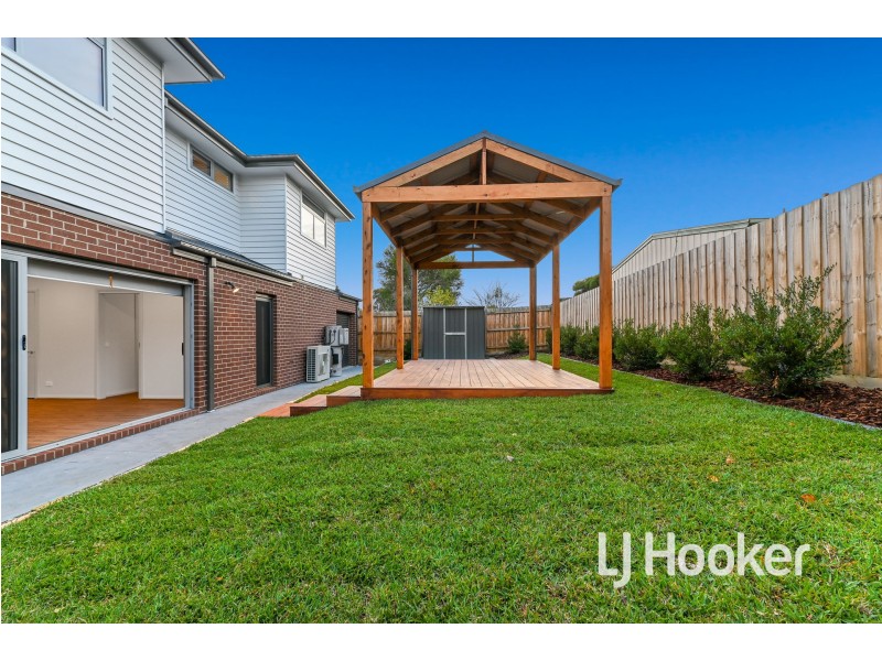 2/15 Beswick Street, Garfield VIC 3814