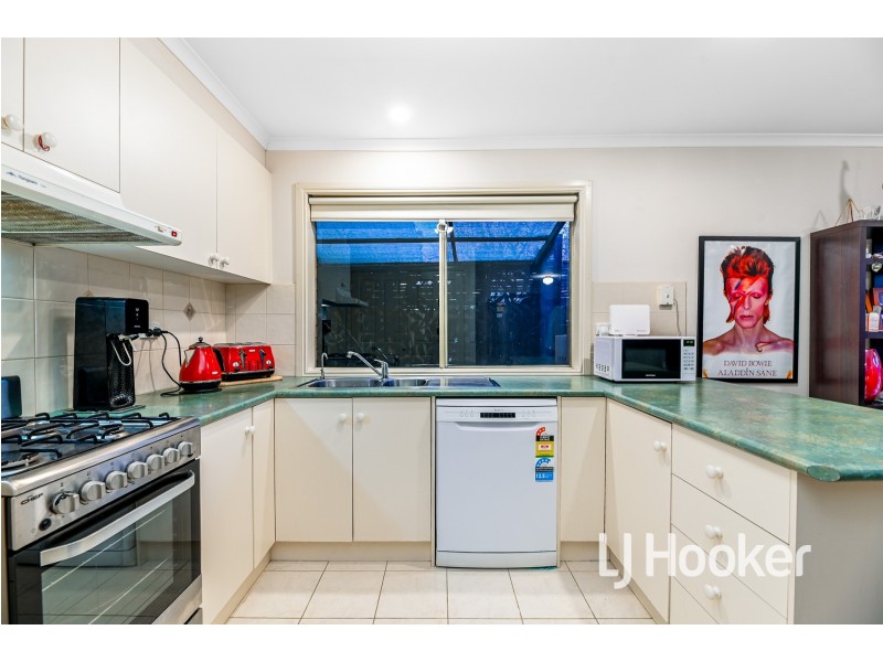 1/1 Montclaire Court, Pakenham VIC 3810