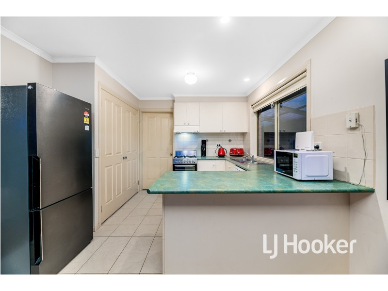 1/1 Montclaire Court, Pakenham VIC 3810