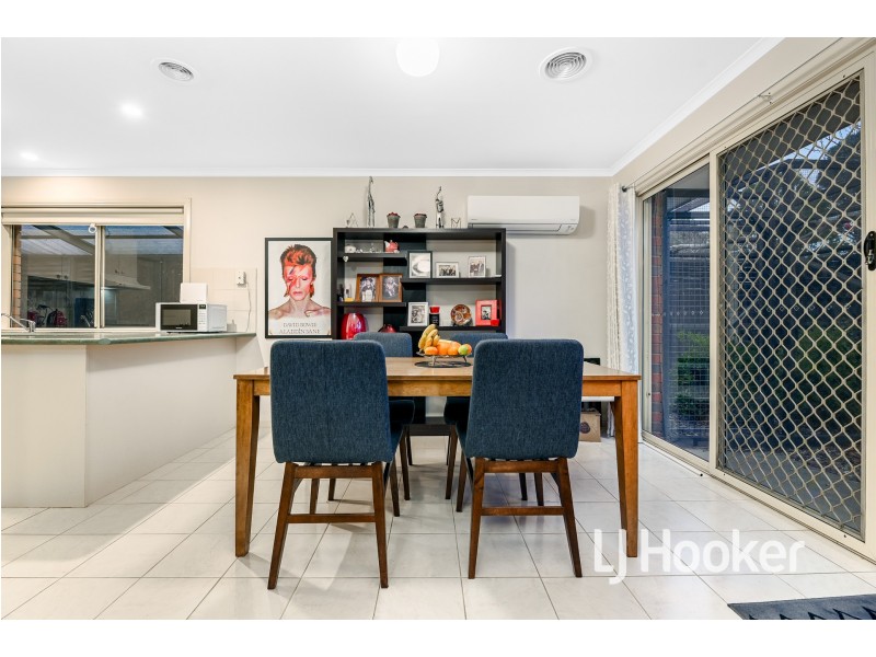 1/1 Montclaire Court, Pakenham VIC 3810