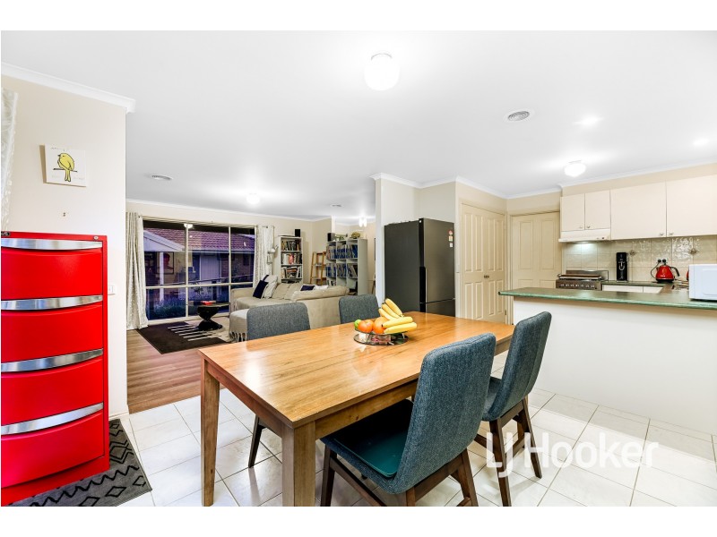 1/1 Montclaire Court, Pakenham VIC 3810