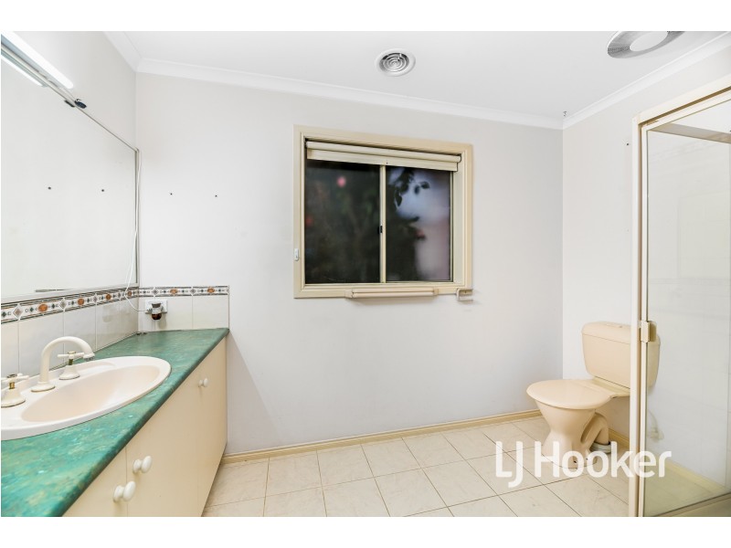 1/1 Montclaire Court, Pakenham VIC 3810