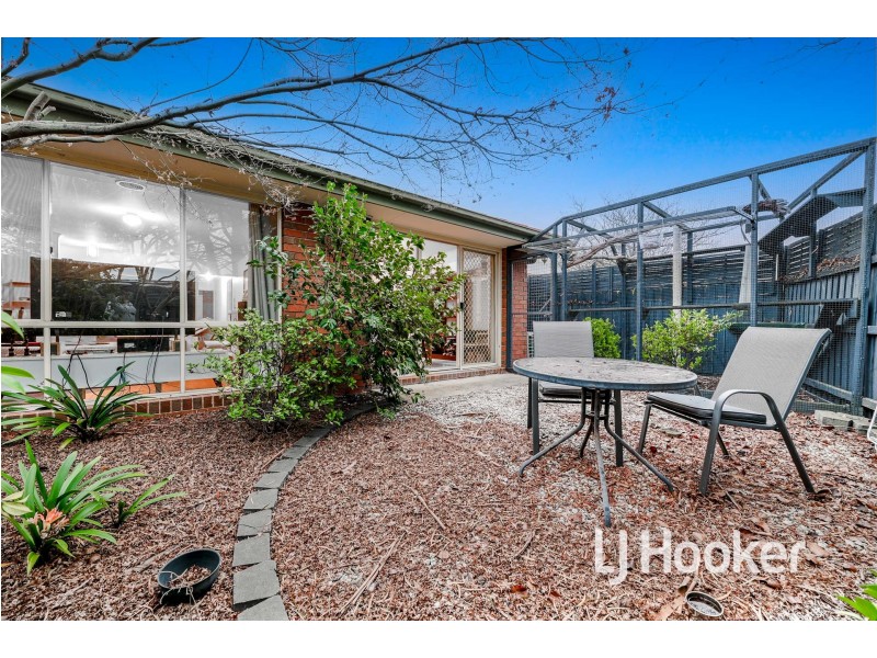 1/1 Montclaire Court, Pakenham VIC 3810