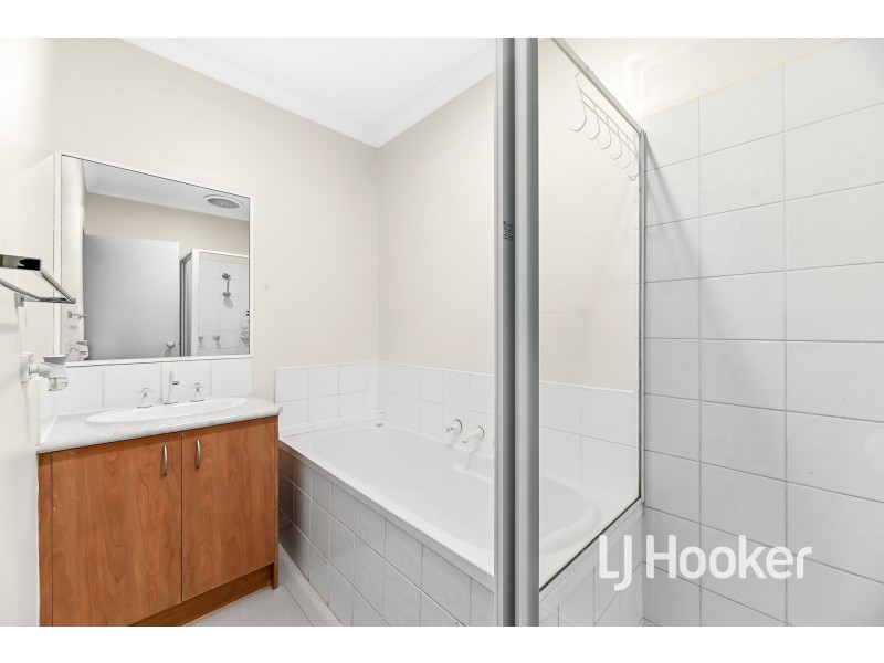 4 Manhattan Mews, Narre Warren VIC 3805