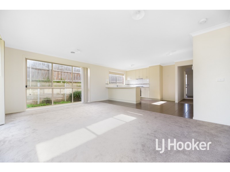 5/12 McClenaghan Place, Pakenham VIC 3810