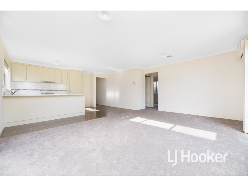 5/12 McClenaghan Place, Pakenham VIC 3810