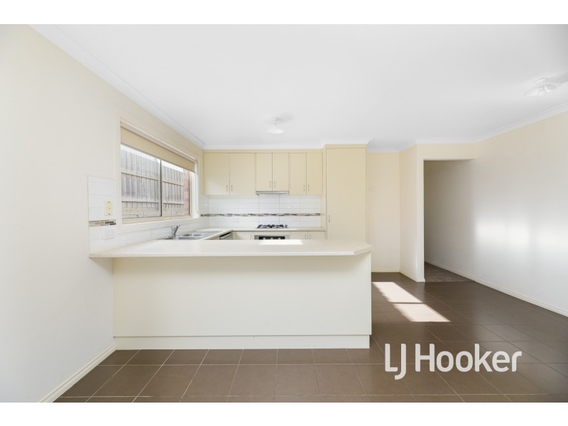 5/12 McClenaghan Place, Pakenham VIC 3810