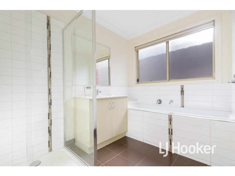 5/12 McClenaghan Place, Pakenham VIC 3810
