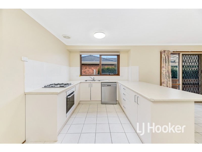 6 Damien Court, Pakenham VIC 3810